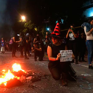 Del aquelarre al celuloide; del celuloide a las calles
